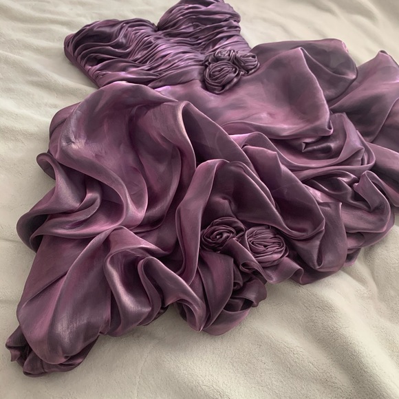 Beautiful mini dress - Picture 3 of 3